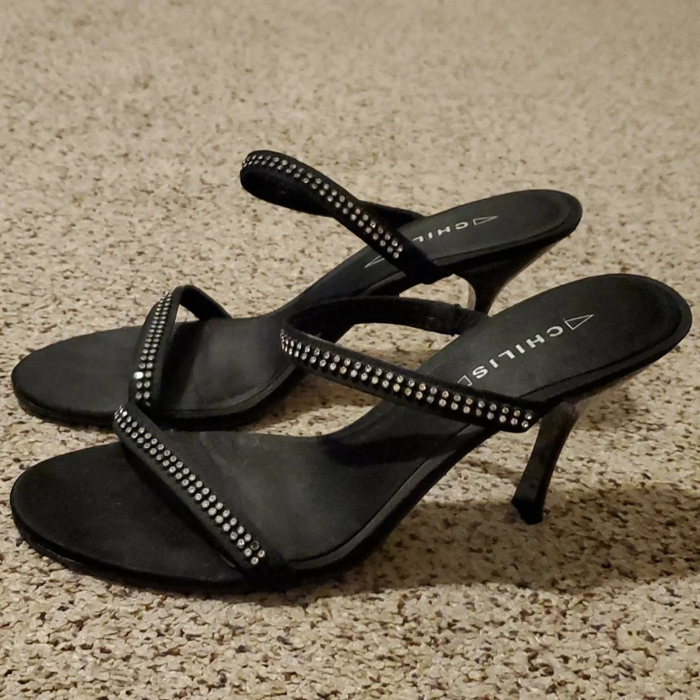 Chills bling black